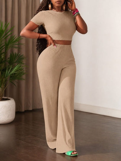 Compleu feminin din Bürümcük, cu mâneci scurte, guler în crâu, bluza și pantaloni scurți, 36186