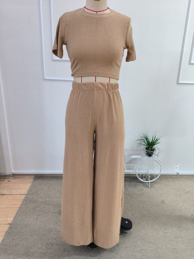 Compleu feminin din Bürümcük, cu mâneci scurte, guler în crâu, bluza și pantaloni scurți, 36186