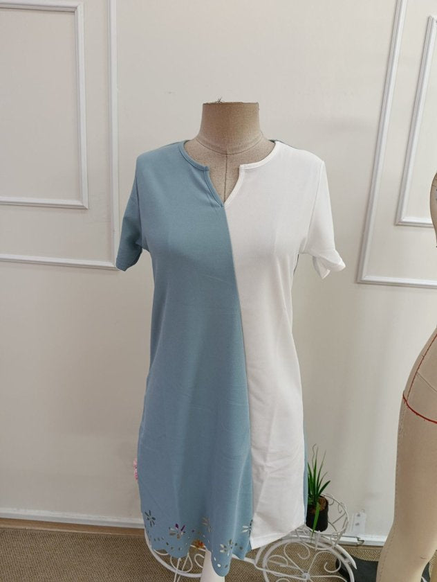 Rochie scurtă femininǎ din Krep importat, cu mâneci scurte, guler V, bicoloră, cu decupaj laser și detaliu de flori, 36262
