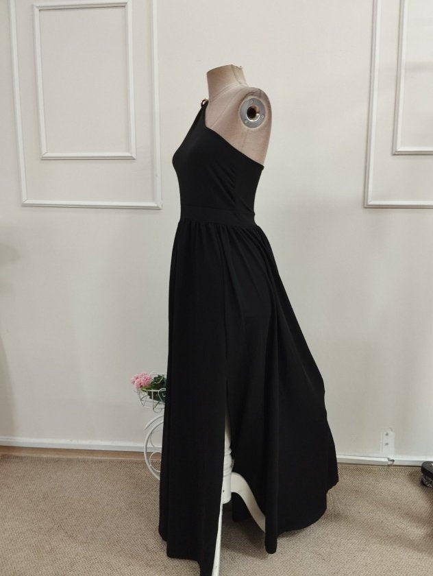 Rochie lungă femininǎ din Janjan Krep, cu o singură bretă, detaliu cu cataramă, tăieturi pe spate, 36431