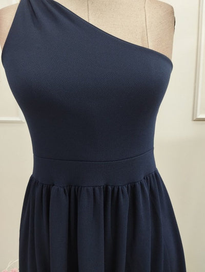 Rochie lungă femininǎ din Janjan Krep, cu o singură bretă, detaliu cu cataramă, tăieturi pe spate, 36433