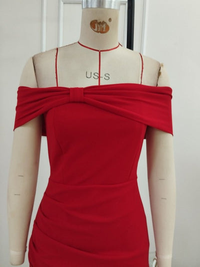 Rochie din Krep importat, lungă, femininǎ cu tăieturi adânci pe spate, cu umeri descoperiți, 36446