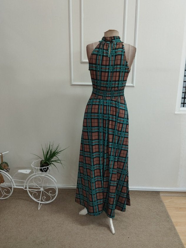 Rochie lungă femininǎ cu gât cărămiziu, talie cu elastic, model în carouri, din Super, cu umeri descoperiți, 36461