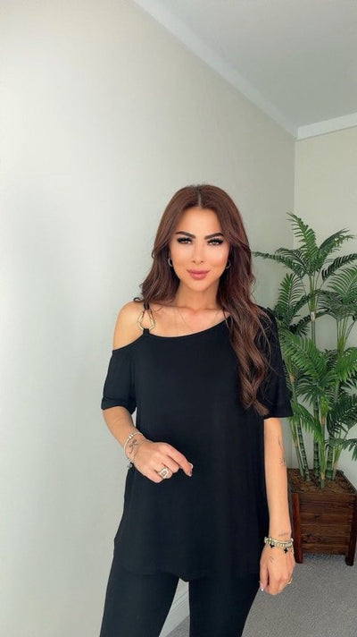 Bluza din viscon cu mânecă scurtă, bretela unui singur umar, detalii cu cataramă, 36530