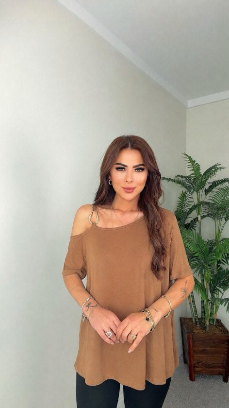 Bluza din viscon cu mânecă scurtă, bretela unui singur umar, detalii cu cataramă, 36531