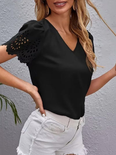 Bluza Dubai din viscon cu mânecă scurtă, guler V, mâneci cu dantelă, 36551