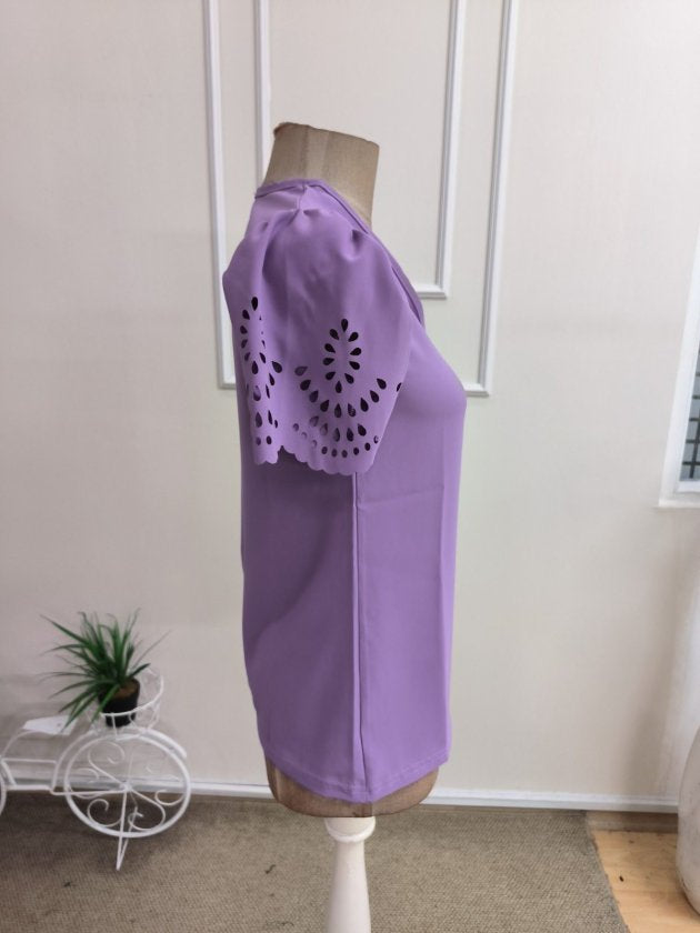 Bluza Dubai din viscon cu mânecă scurtă, guler V, mâneci cu dantelă, 36553