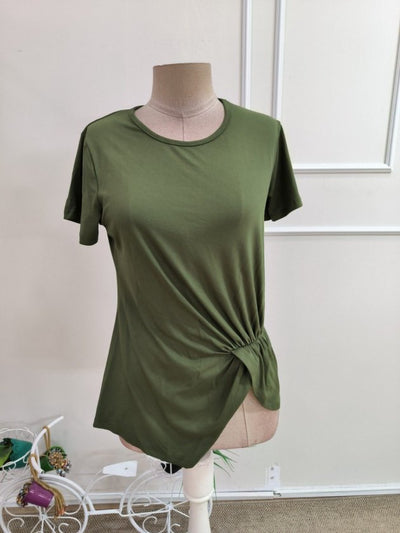 Bluza din viscon cu mânecă scurtă, guler rotund, croial asimetric cu detalii, 36637