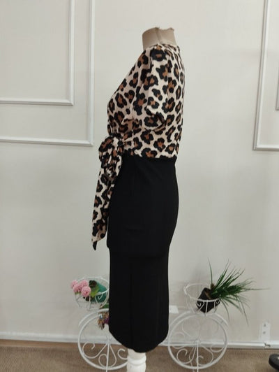 Rochie scurtă de damă cu mânecă scurtă, guler petrecut, cordon în talie, partea de sus din neopren, partea de jos din crep janjan, 36798