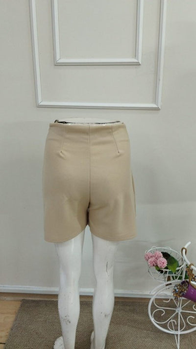 Pantaloni scurți de damă, crep importat, talie înaltă, pliuri și nasturi în față, 36923