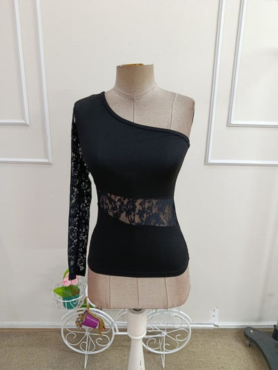 Bluză Crep din Pliuri Janjan cu Mâneci Lungi, Deschisă pe un Umăr, Detaliu Dantelă la Talie, 37117