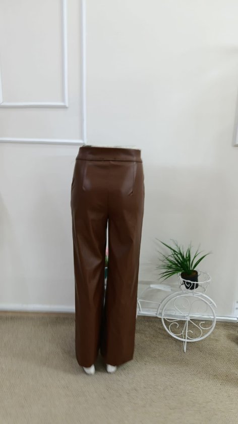 Pantalon din piele talie înaltă buzunare conic ușor evazat spre jos, 37372