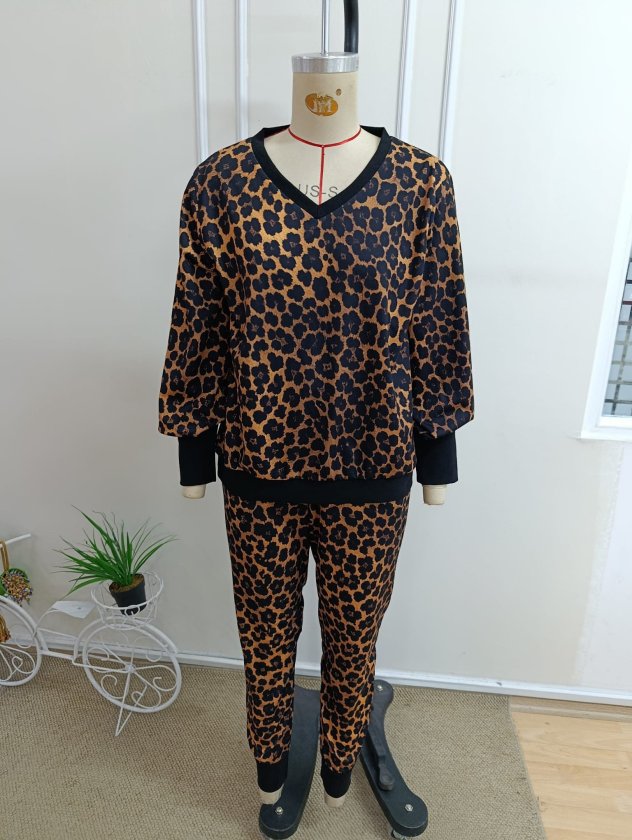 Costum două piese bluză guler V cu model și pantaloni cu cordon, 37396