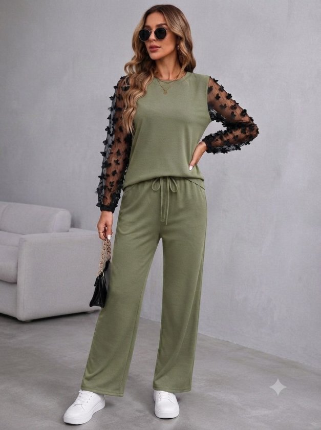 Compleu bluză din viscoză dublă cu mâneci lungi, guler barcă, cu tull pe mâneci și pantalon, 37430