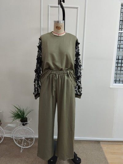 Compleu bluză din viscoză dublă cu mâneci lungi, guler barcă, cu tull pe mâneci și pantalon, 37430