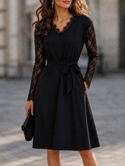 Rochie crepon scurtă din import cu mâneci lungi, guler V din dantelă, cu curea și buzunare, 37475