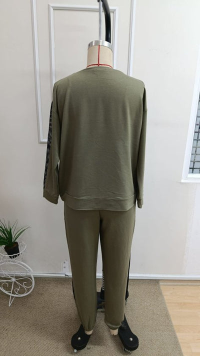 Compleu bluză cu mâneci lungi, guler barcă, detaliu tull și pantalon din viscoză dublă, 37522