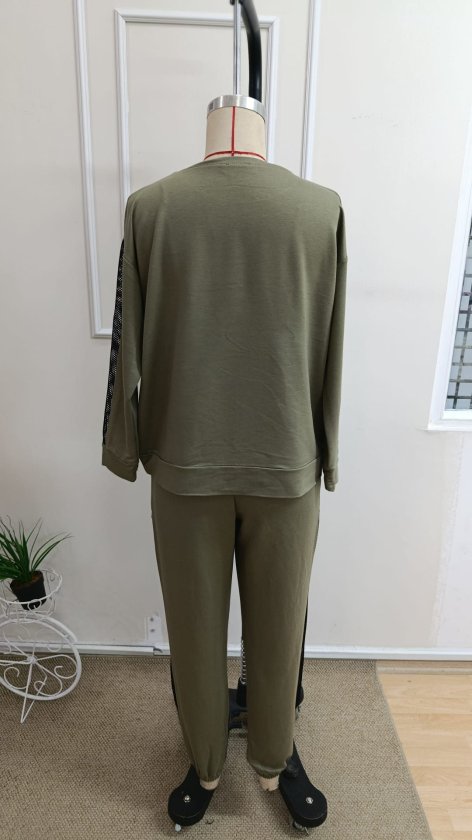 Compleu bluză cu mâneci lungi, guler barcă, detaliu tull și pantalon din viscoză dublă, 37522