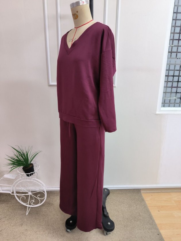 Set de două piese pentru femei - bluză din viscoză cu mâneci lungi, gât V și pantaloni legați din talie, 37608