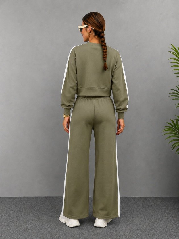 Set de două piese pentru femei - bluză scurtă din viscoză cu mâneci lungi, gât rotund și pantaloni, 37610