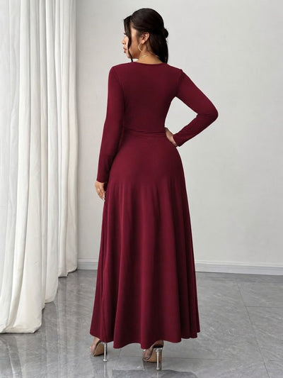 Kadın Uzun Kollu Kalp Yaka Detaylı Beli Büzgülü Derin Yırtmaç Detaylı Uzun Janjan Krep Elbise, 38430