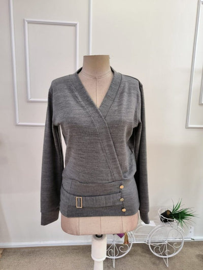 Bluză de damă cu mânecă lungă, guler înfășurat, model acrilic, cataramă și nasturi în talie, 38896