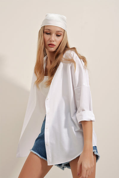 Kadın Beyaz Oversize Uzun Basic Gömlek