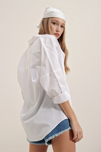 Kadın Beyaz Oversize Uzun Basic Gömlek