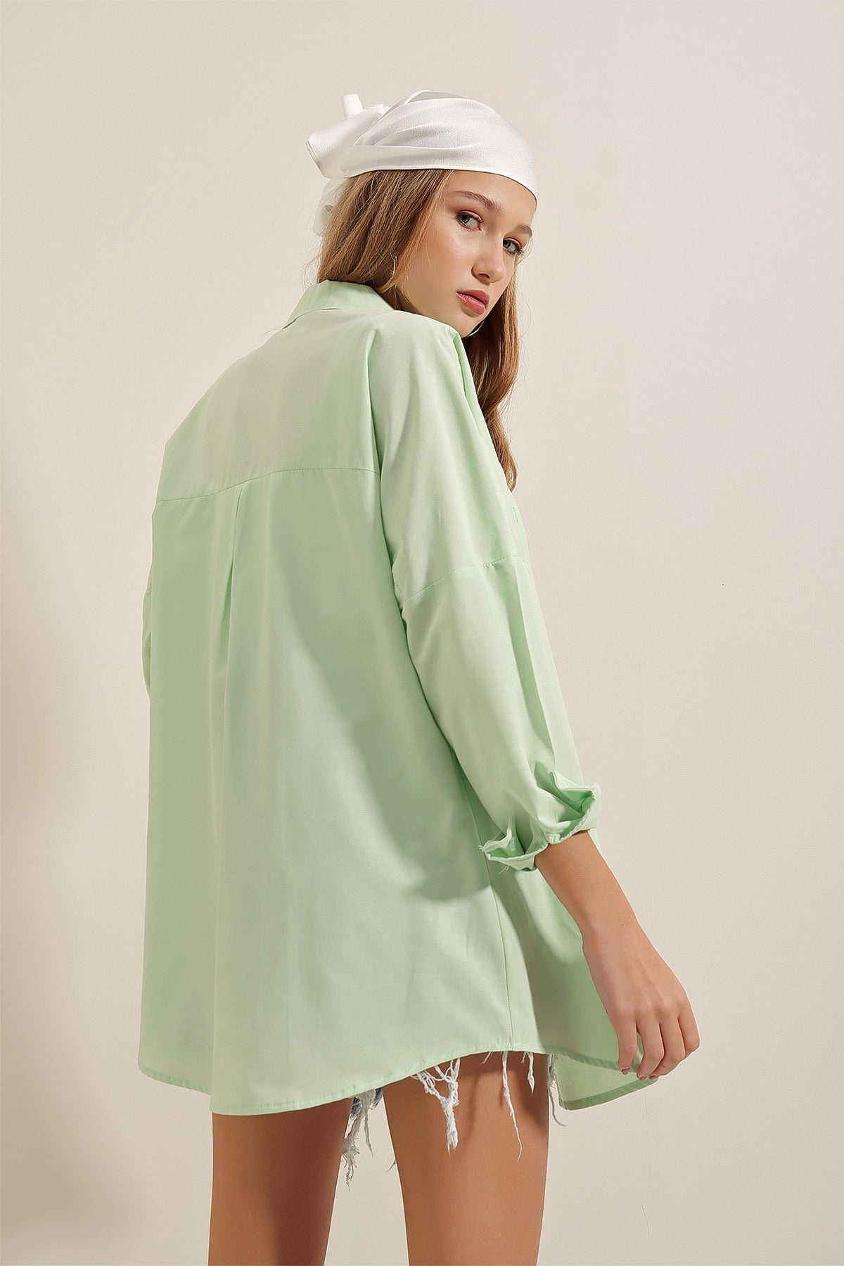 3900 Cămașă Oversize Lungă Basic - Verde Deschis