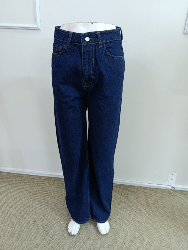 Women's High-Waisted Jeans with Pocket Detail, 39106