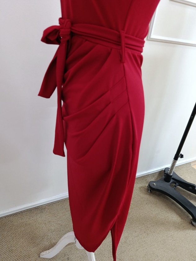 Rochie midi din crep cu mâneci lungi pentru femei, cu mâneci cu model, crăpătură laterală și talie cu curea, 39305