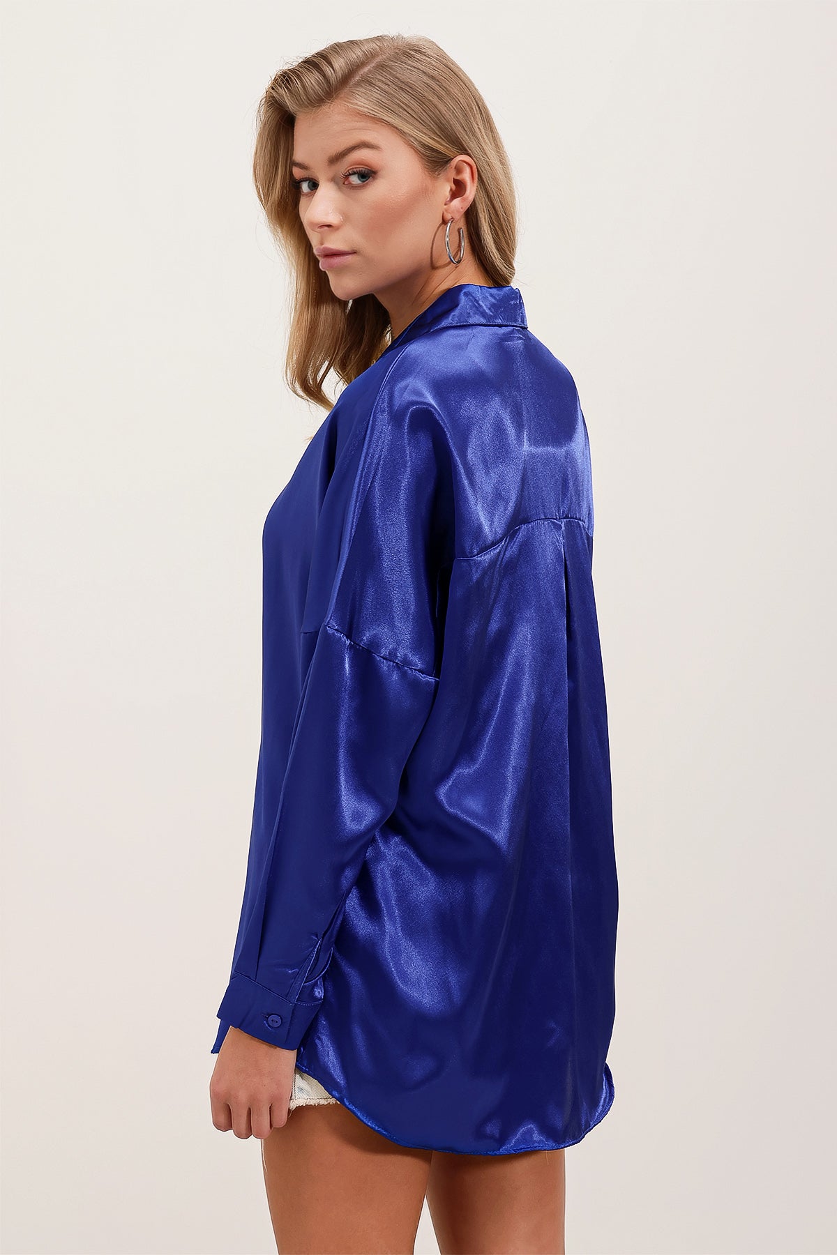 3985 Cămașă Satin Oversize - Albastru Deschis
