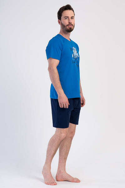 SET PANTALONI SCURȚI BĂRBĂTEȘTI CU BUZUNARE P.SUPREM MĂRIMEA XXL GULER ROTUND MÂNECĂ SCURTĂ - SAX