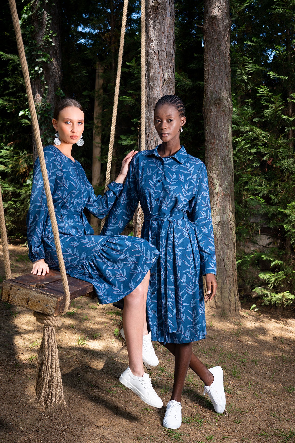 ROCHIE CĂMAȘĂ DAMĂ VÂSCOZĂ XXL CU GULER, CU NASTURI PE TOATĂ LUNGIMEA, MÂNECĂ LUNGĂ, CU ȘLIȚ - BLEUMARIN