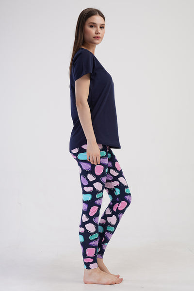SET PIJAMA DE DAMA DIN LYCRA, CU BLUZĂ CU MÂNECĂ SCURTĂ LA BAZA GÂTULUI ȘI FUSTĂ LUNGĂ CU MANȘETE OVALE - BLEUMARIN