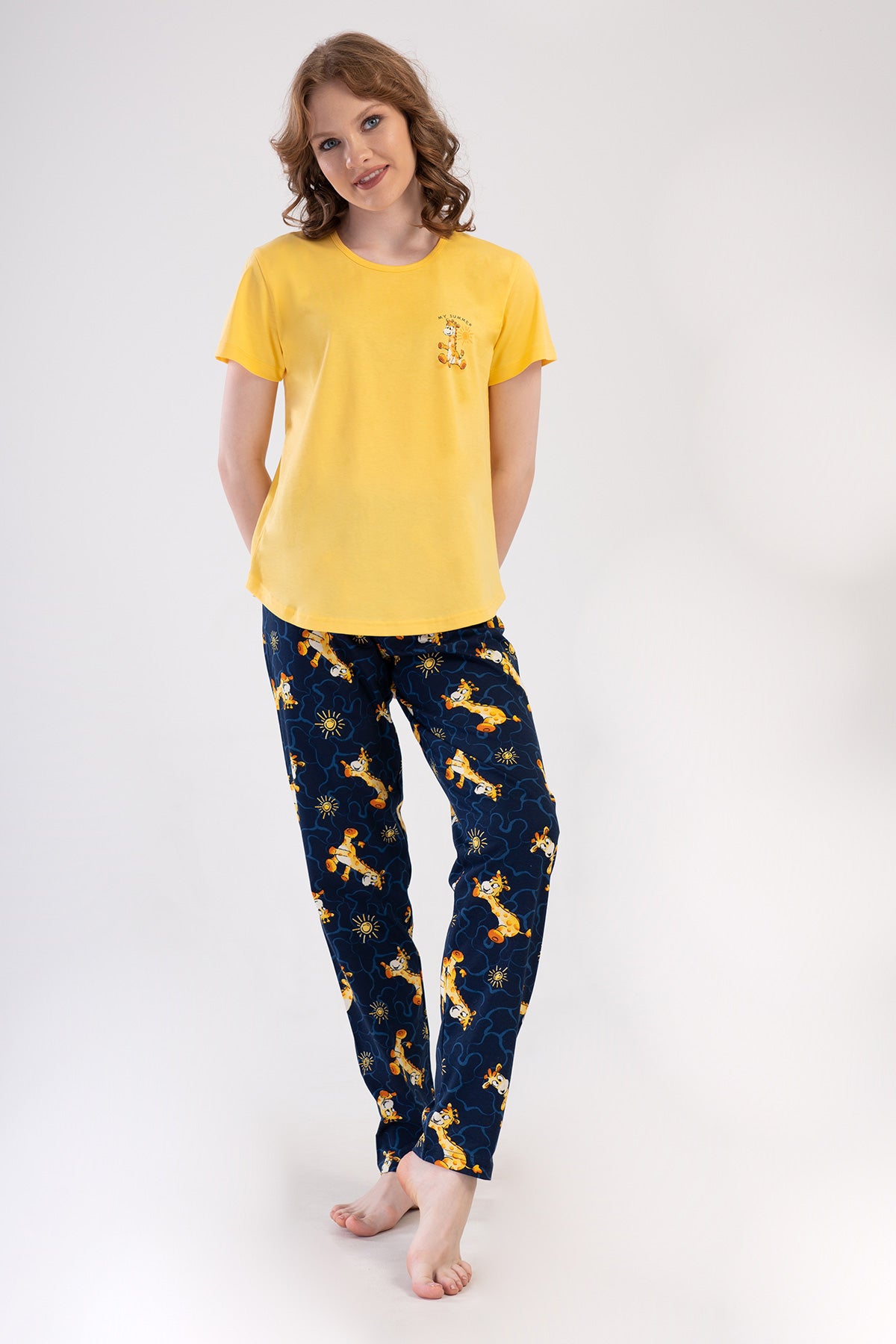 Pijama de damă cu guler rotund și mânecă scurtă, cu fustă ovală, SUPERIOR - GALBEN