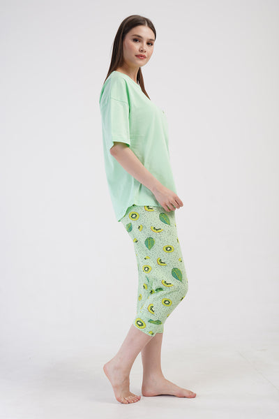 SET CAPRI DE DAMĂ, DECOLTEU ROTUND, UMERI CĂZUȚI, MÂNECĂ SCURTĂ, TIV OVAL ȘI MANȘETE, LYC SUPREM XXL - VERDE CELADON