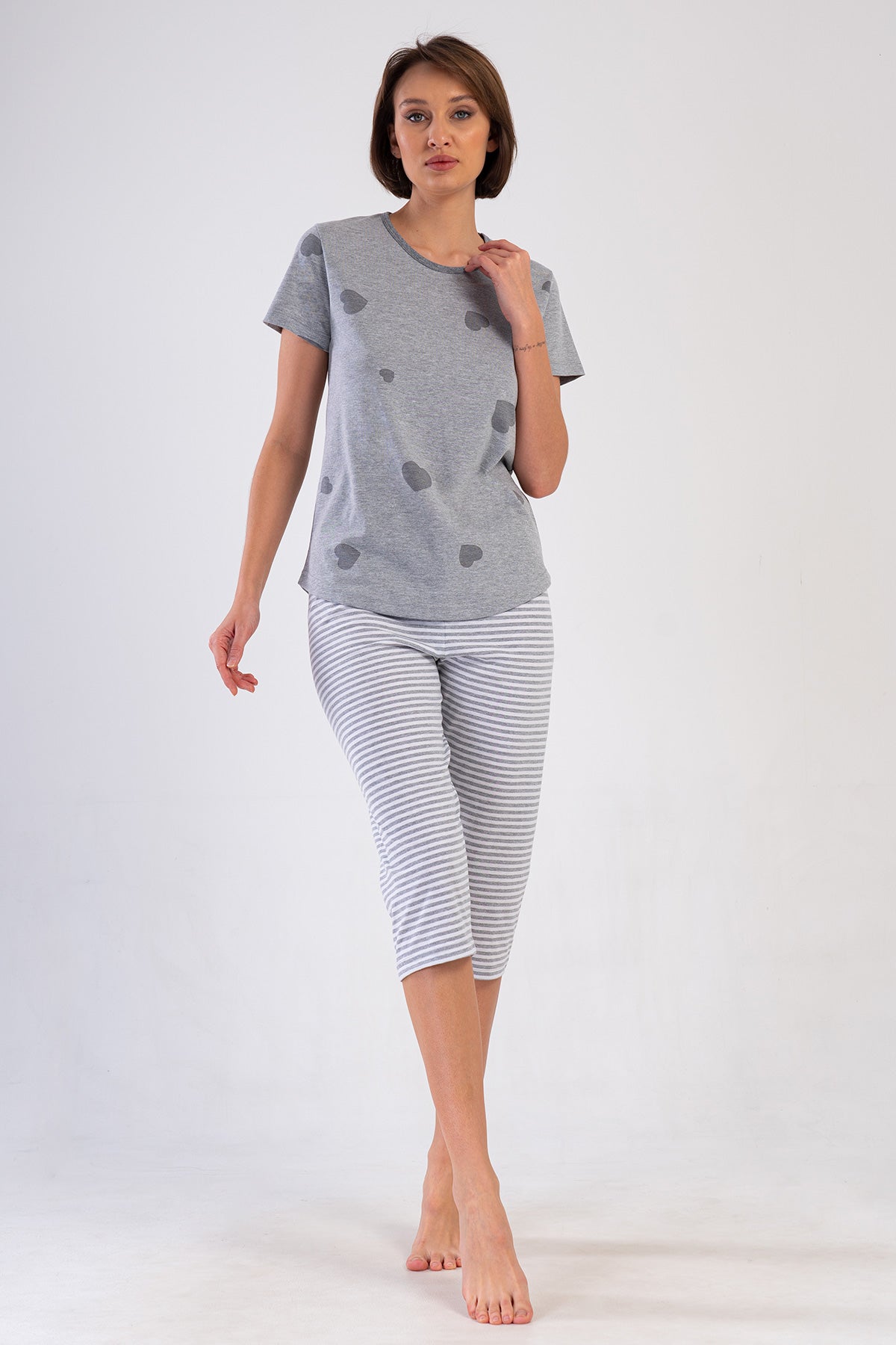 SET DAMĂ, SUPREM, LA BAZĂ GÂTULUI, MÂNECĂ SCURTĂ, FUSTĂ OVALĂ, PANTALONI CAPRI - GRI MELANGE
