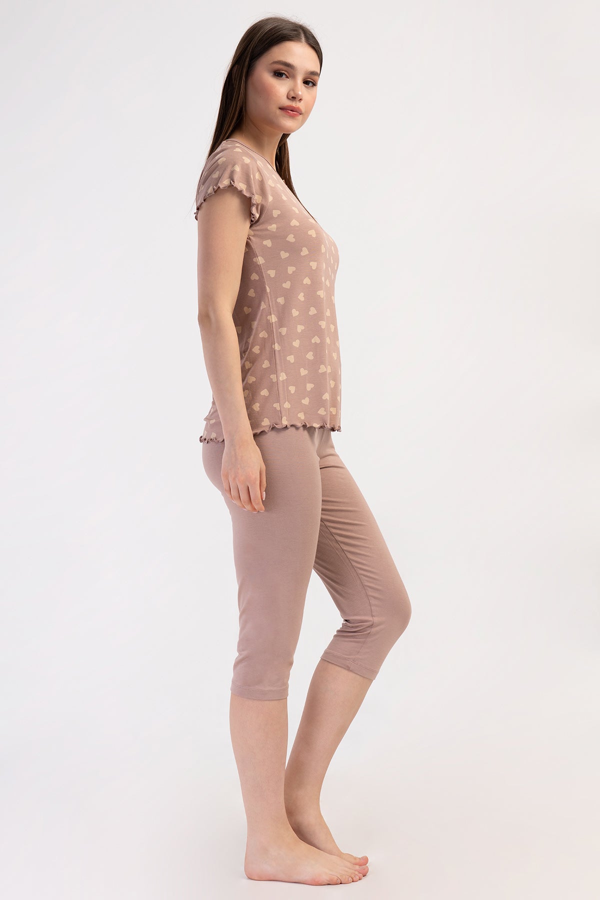 SET DE DAMĂ CAPRI - BLUZĂ CU MÂNECĂ SCURTĂ DE VÂSCOZĂ LYCRA MĂRIMEA XXL, CU GULER LĂRGIT, VOLĂNAȘE, FUNDIȚĂ ȘI FUSTĂ OVALĂ - ROZ PRĂFUIT001