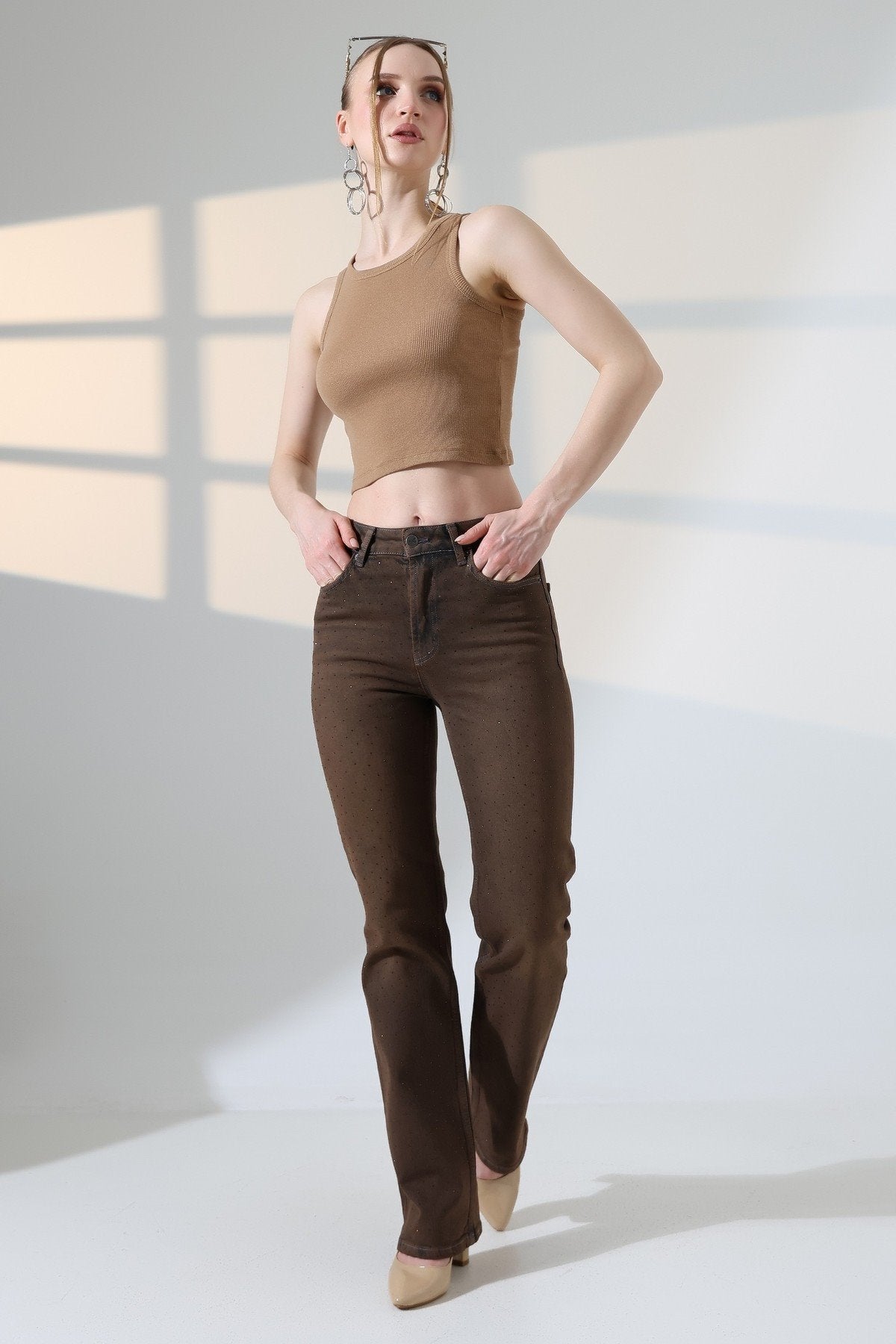 Pantaloni Denim Relax cu Strasuri Dispersate 7190
