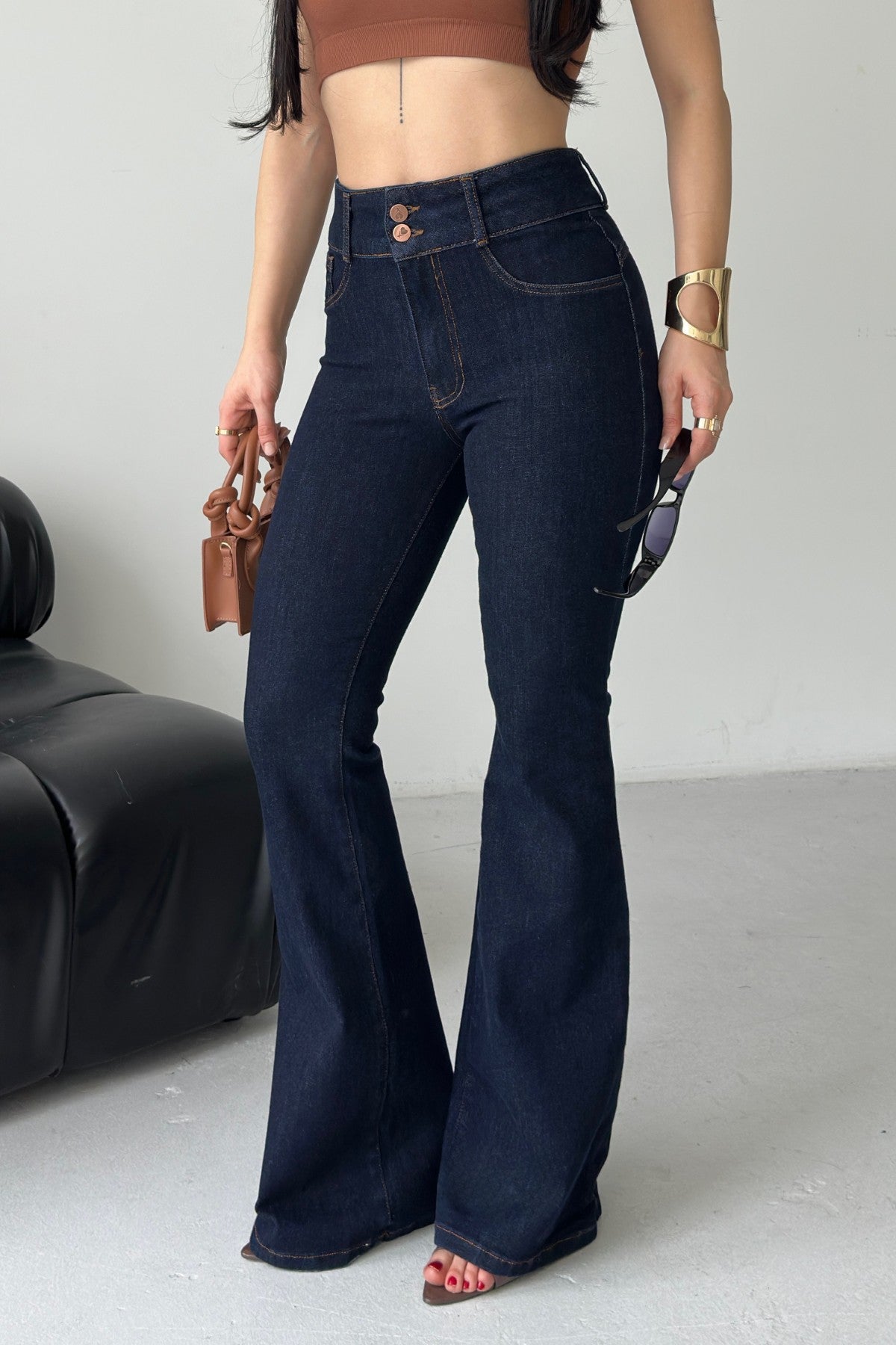 Pantaloni Denim cu Curea Lată și Pense 7151