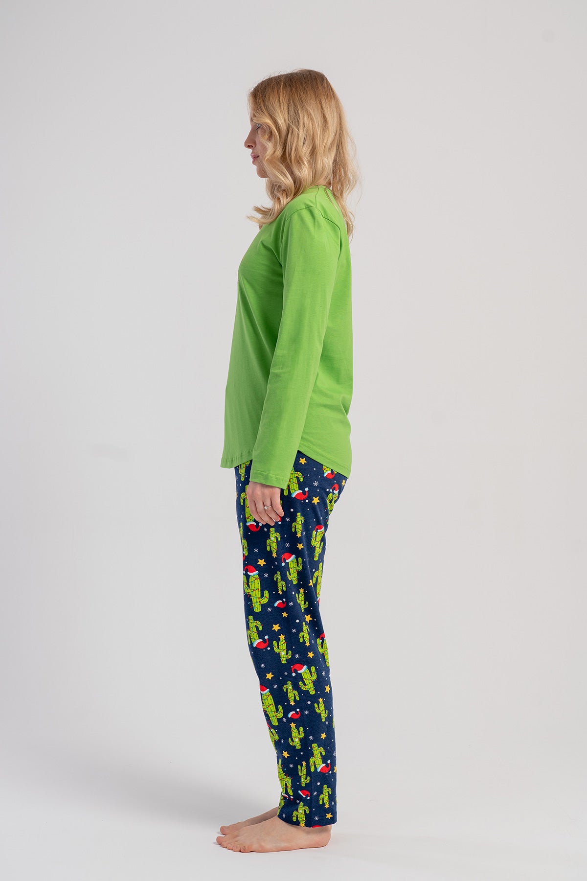 Pijama damă cu mânecă lungă, guler rotund și tiv oval P.SUPREM - VERDE ÎNCHIS