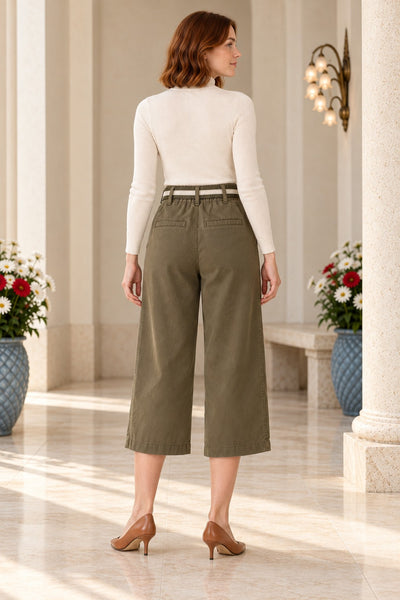Pantaloni Capri cu curea 239