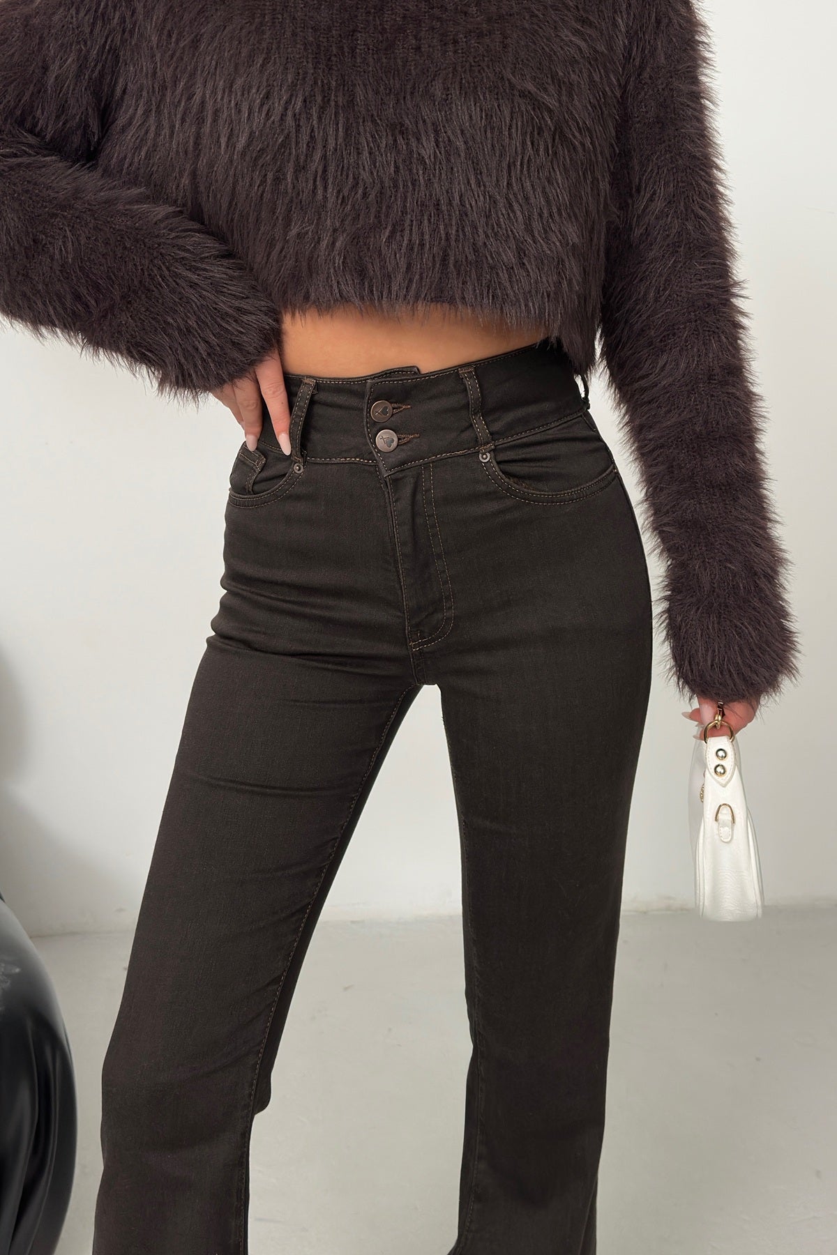 Pantaloni Denim cu Curea Lată și Pense 7151