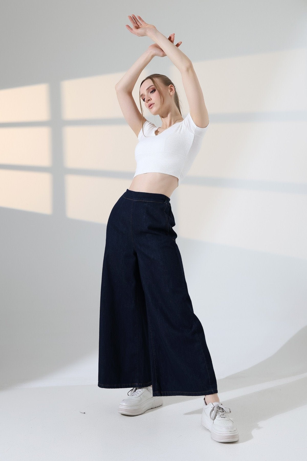 Pantaloni Denim Évazati cu Talie Elastică Spate 7120