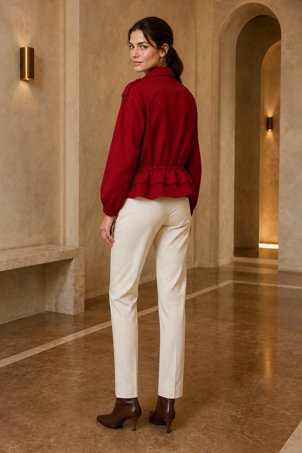 Pelerina scurtă de ploaie cu șnur în talie 6346