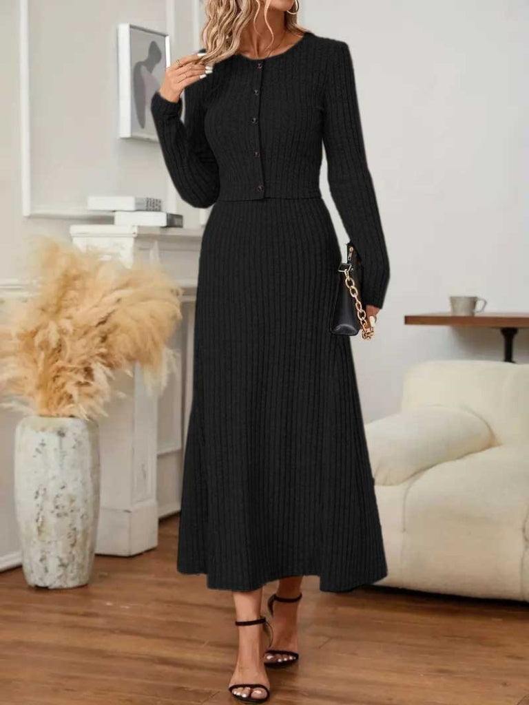 Set din două piese pentru femei, cu bluză cu mânecă lungă, nasturi frontali și fustă lungă evazată, cu talie înaltă, din tricot striat periat, 29766