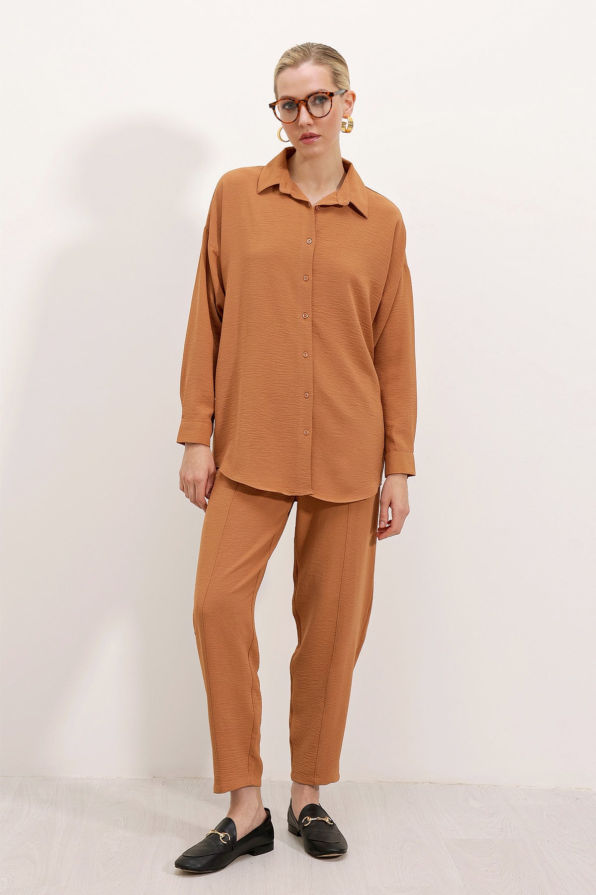 6593 Compleu oversized dual - Taba