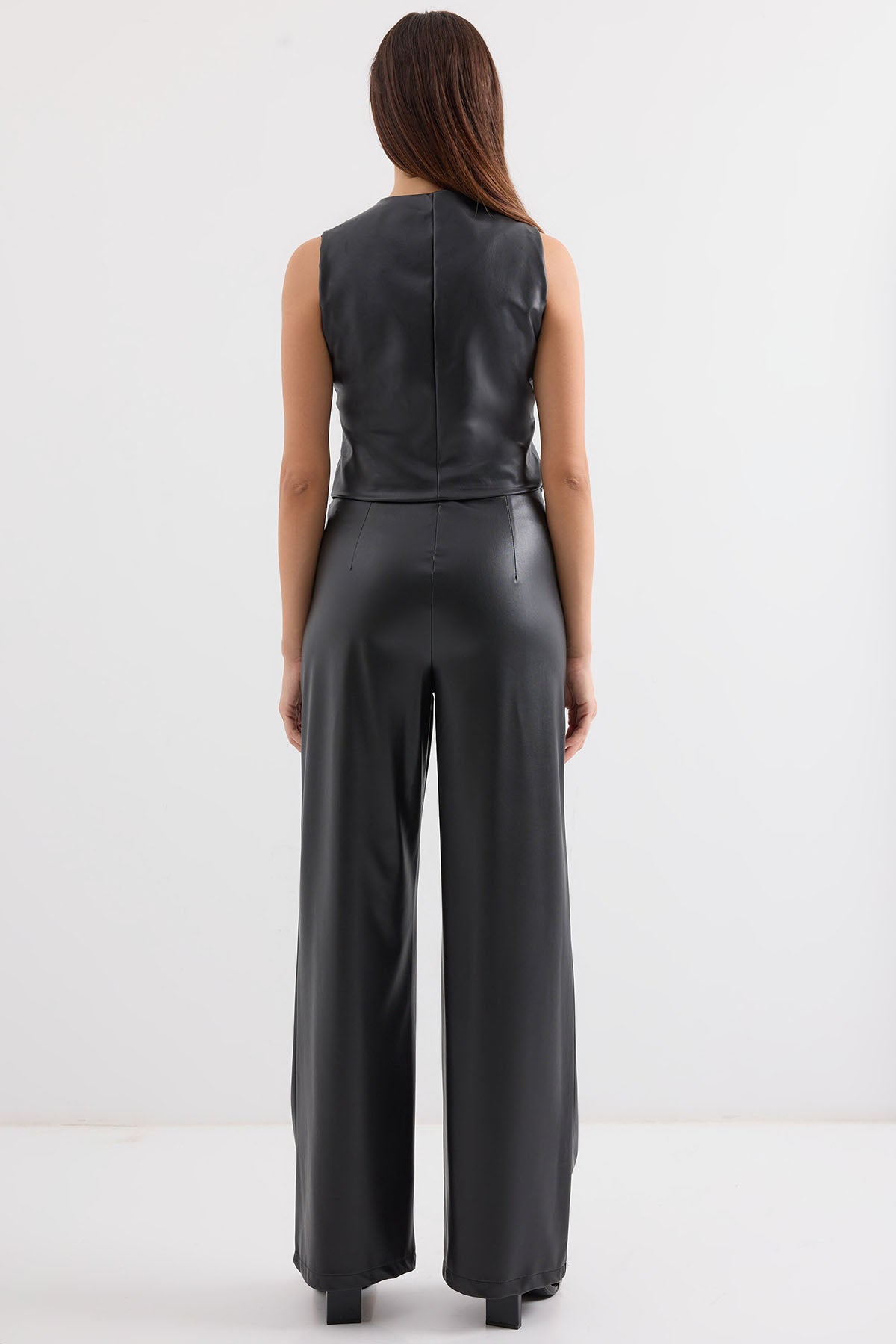6799 Short Faux Leather Vest - Black