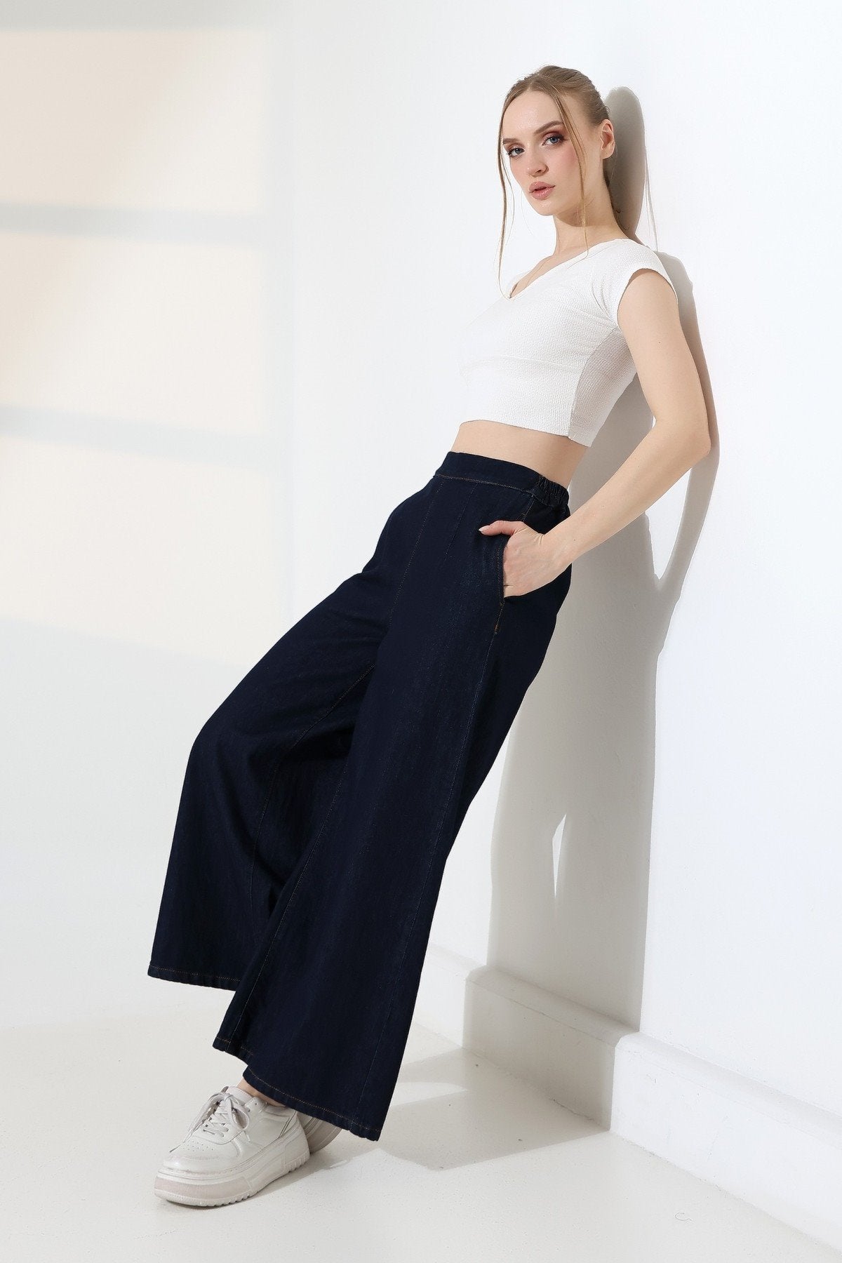Pantaloni Denim Évazati cu Talie Elastică Spate 7120